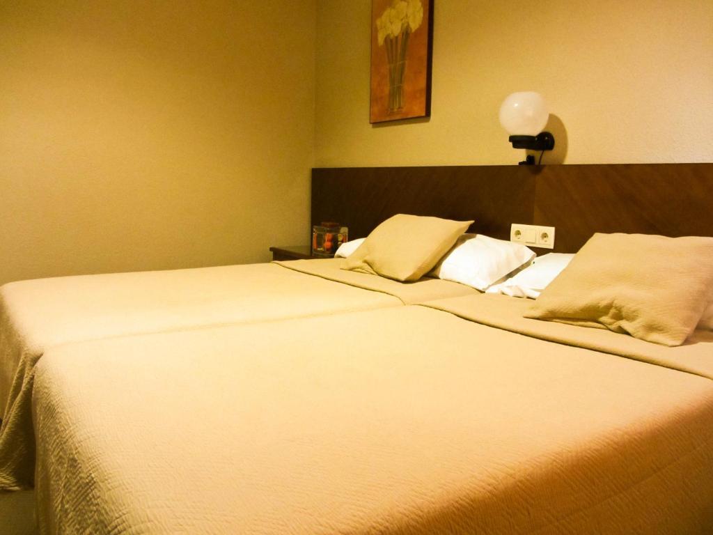 Hotel Avenida Рекена Номер фото